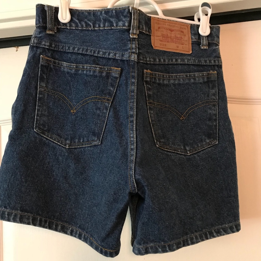Vintage High Rise Levi Shorts